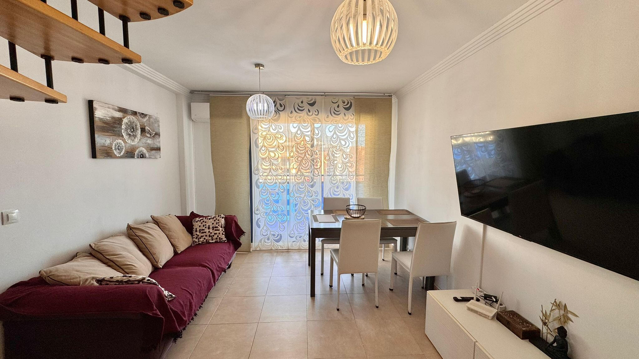 Здесь тоже будет слайд шоу из внешнего мира и квартиры